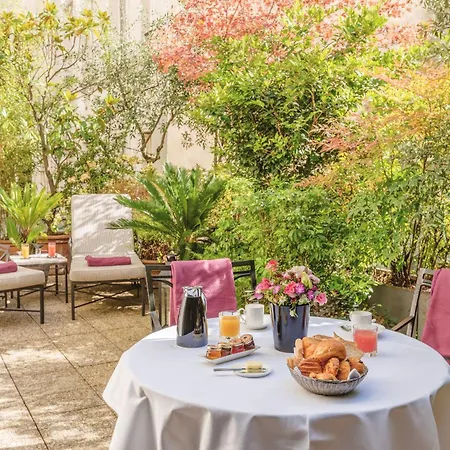 L'hotel Szálloda 5*