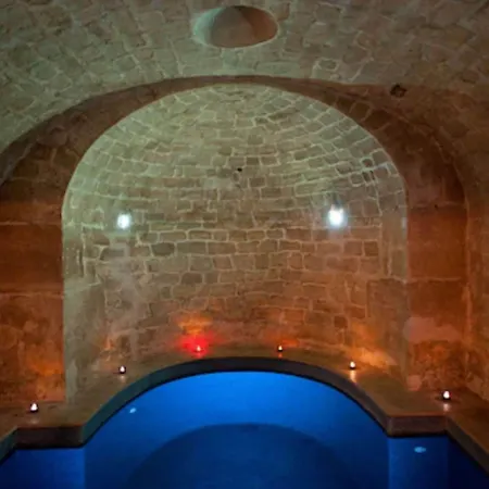 L'hotel Szálloda 5*