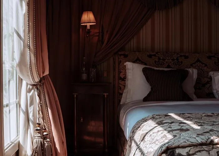 L'hotel Hotel 5*