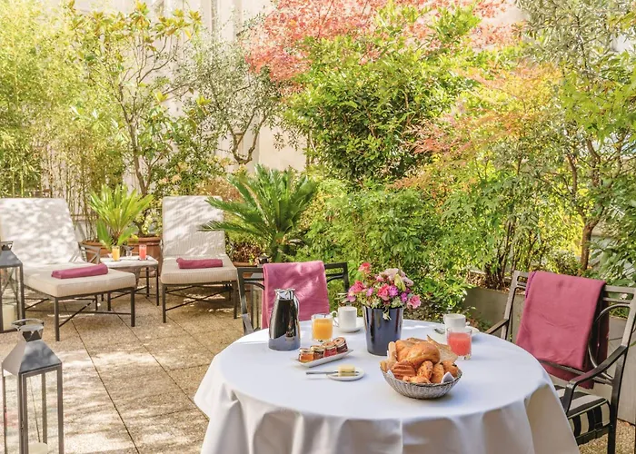 L'hotel Hotel 5*