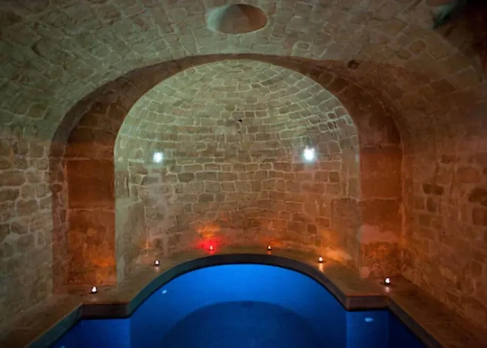 L'hotel Hotel 5*