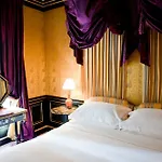מלון L'hotel 5*