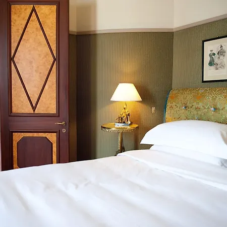 L'hotel מלון 5*
